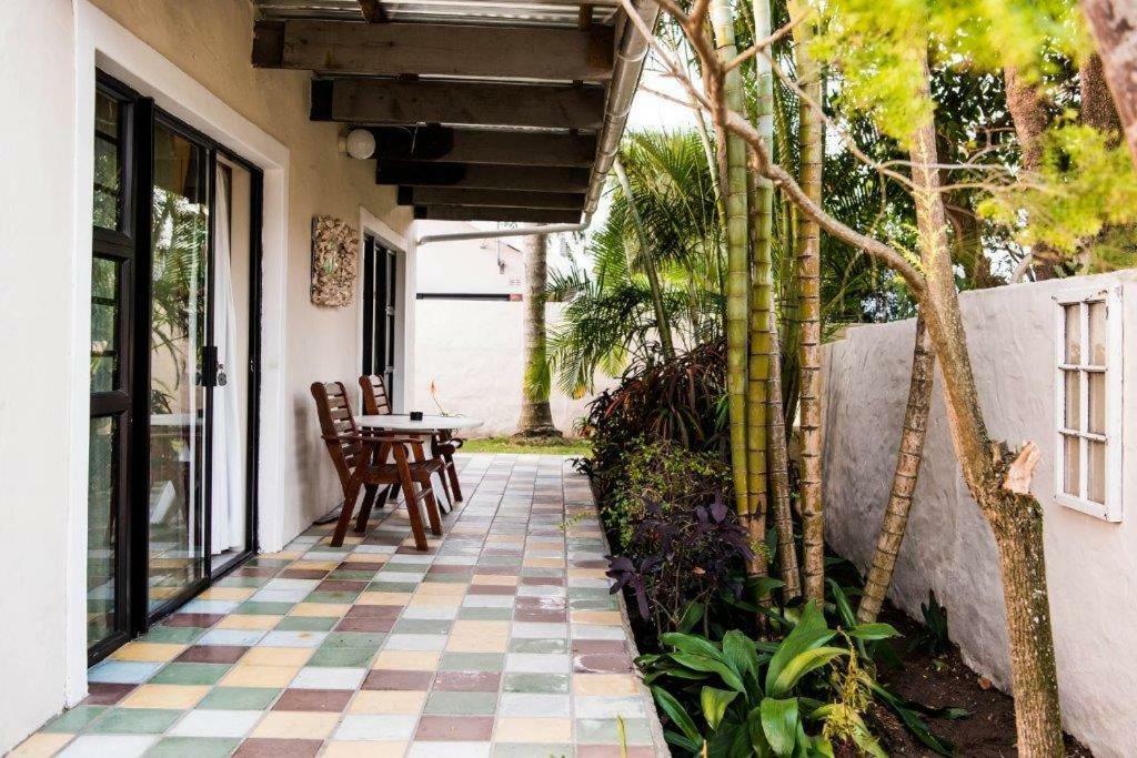 Nahoon Mouth Guest House Ист-Лондон Экстерьер фото